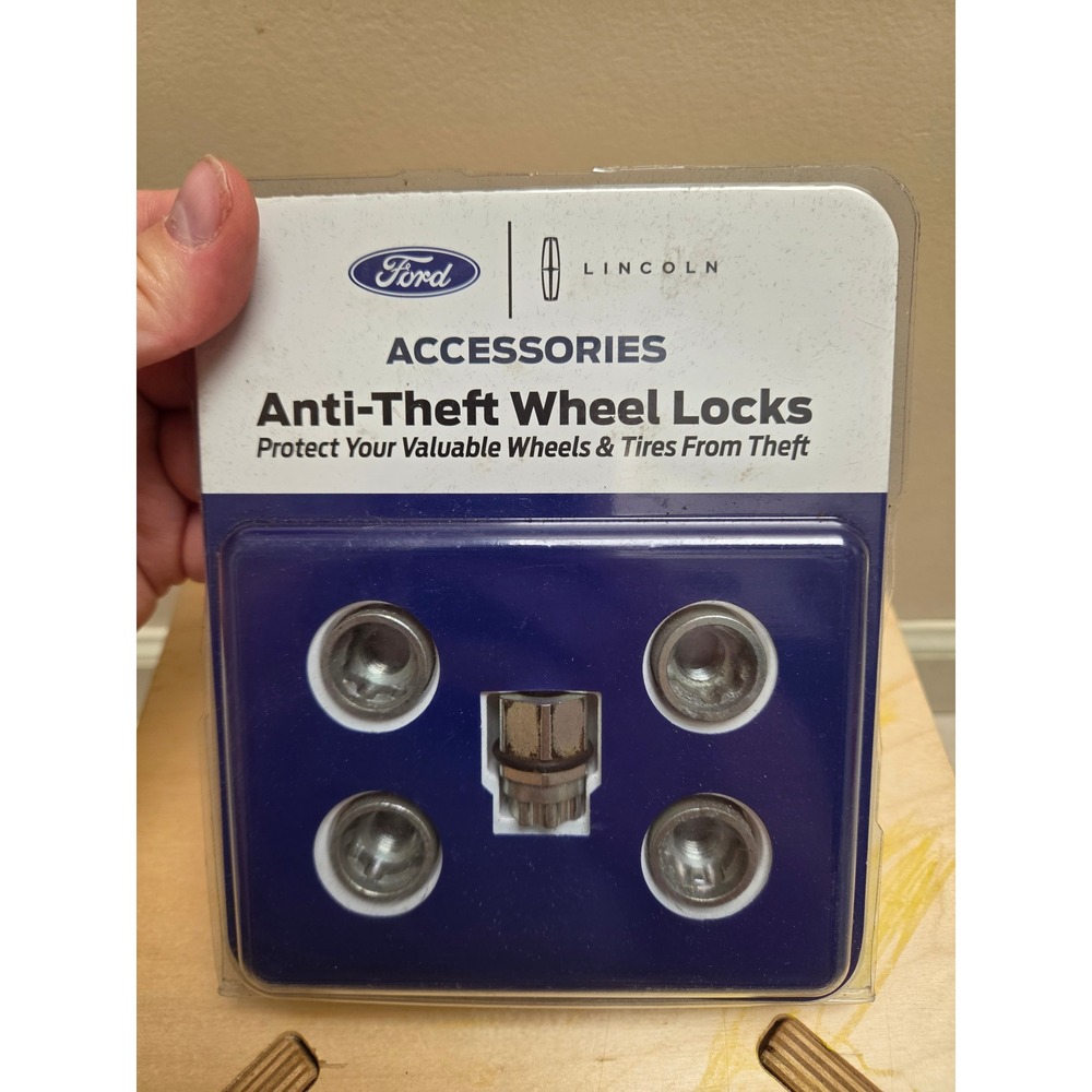 Ford Lincoln Anti-Theft Wheel Locks Chrome Lug Nuts Key F3SZ-1A043-A NEW